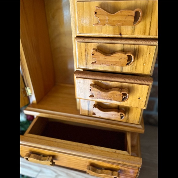 Rare Vintage Large Solid Wood Hand
Carved Cat Lovers Dream Jewlery
Armoire - Picture 11 of 12